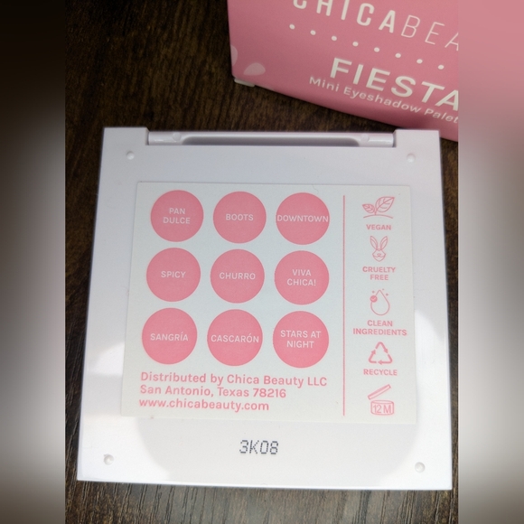 5/75$ CHICA BEAUTY Mini Fiesta Eyeshadow Palette - Picture 10 of 15
